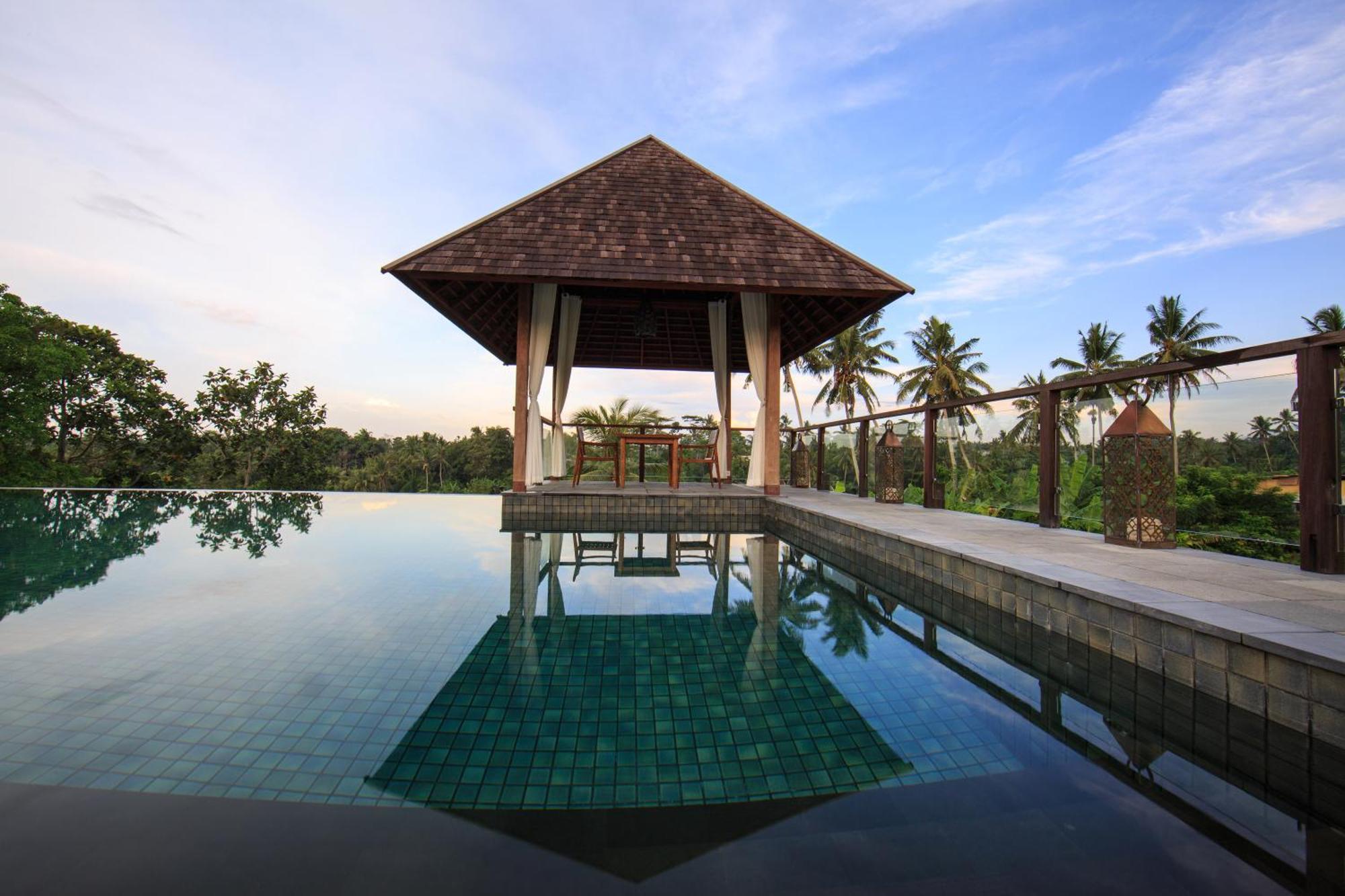 Tejaprana Bisma - Chse Certified Hotel Ubud Kültér fotó The swimming pool at the resort