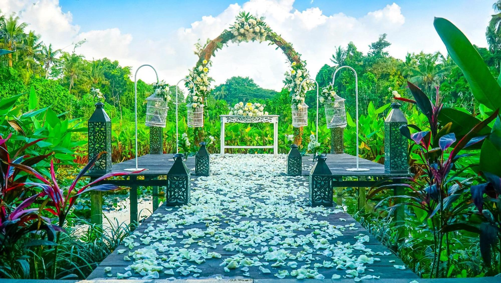Tejaprana Bisma - Chse Certified Hotel Ubud Kültér fotó The Chapel of the Flowers